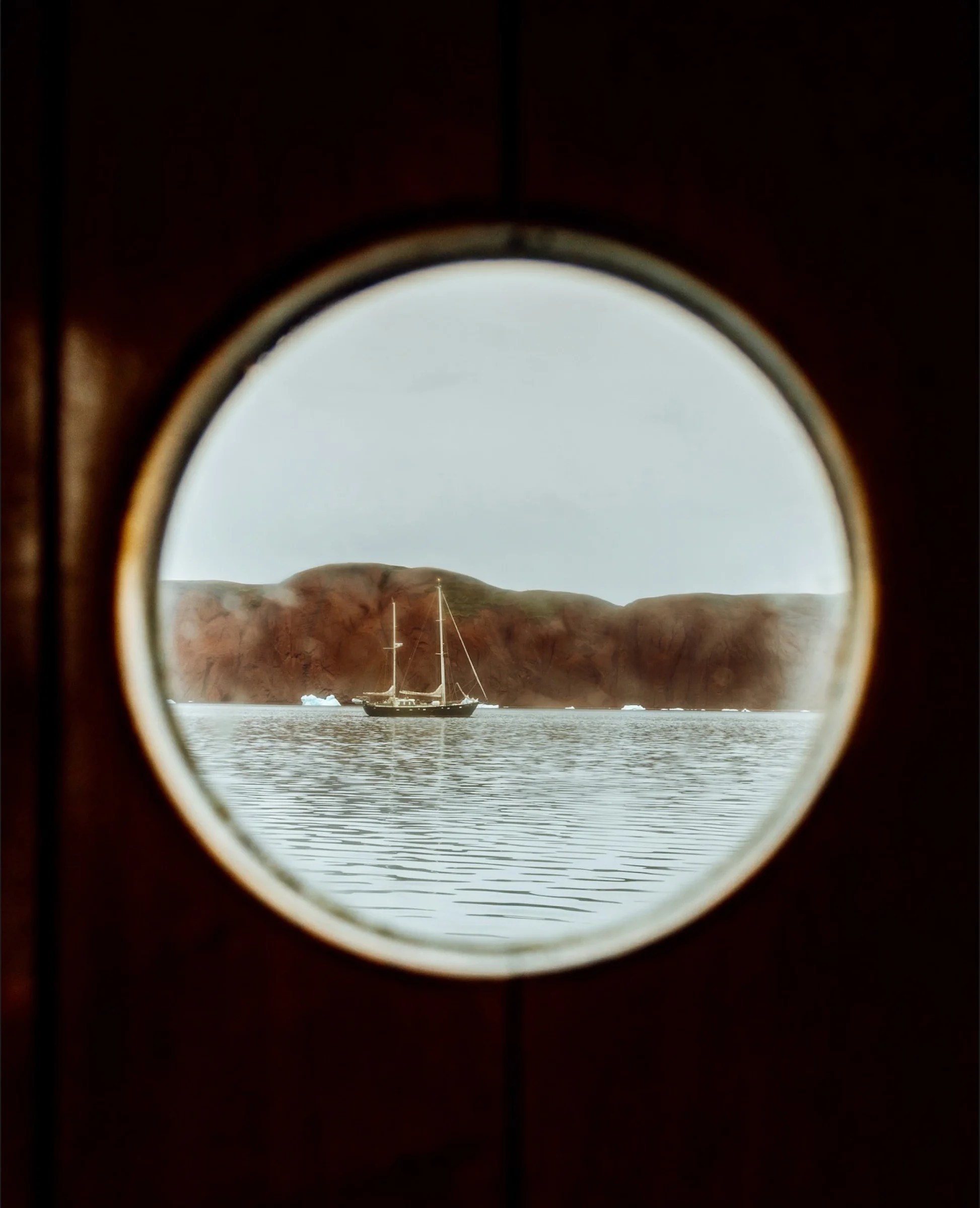 View FOTO's collection of boat photographs.