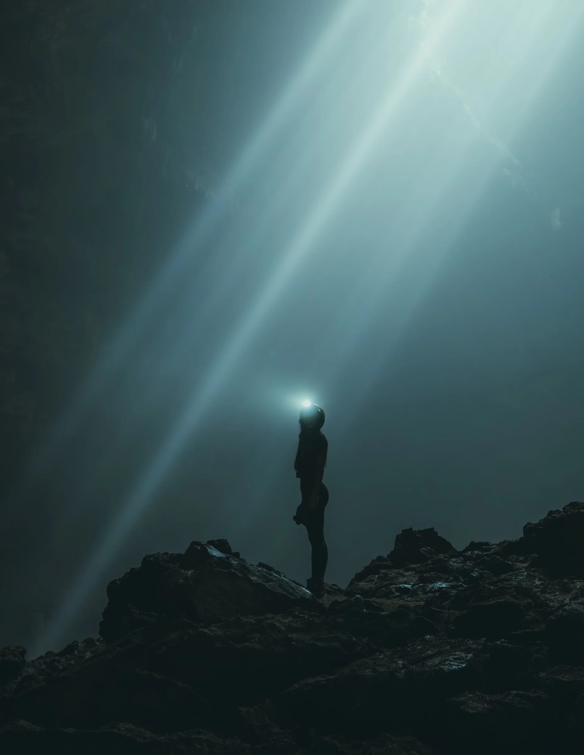 Source: https://www.instagram.com/maud_bsc/ Photographer_name: Maud Bosco. Title: In awe... Cave. Make: sony. Published: 2025-10-12 11:54:57