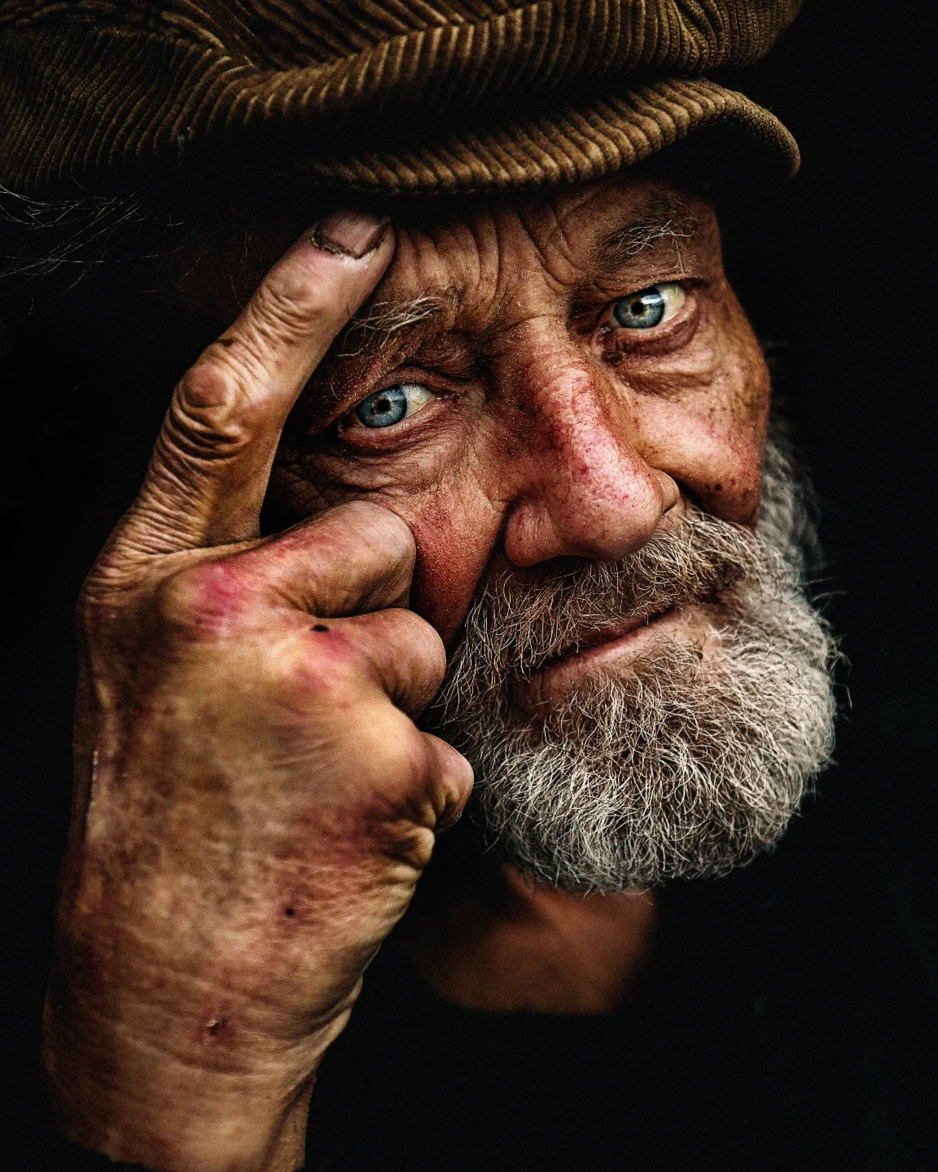 There's a strong chance this image contains the following subjects: portrait. The photographer has provided the following description: Picture is the language that the whole world understands and which needs no translator. Source: https://www.instagram.com/ahmed.hanjoul.photography/ Photographer_name: Ahmed Hanjoul. Title: Bright Idea. The photographer has provided the following description: Picture is the language that the whole world understands and which needs no translator. Published: 2025-10-12 14:57:59