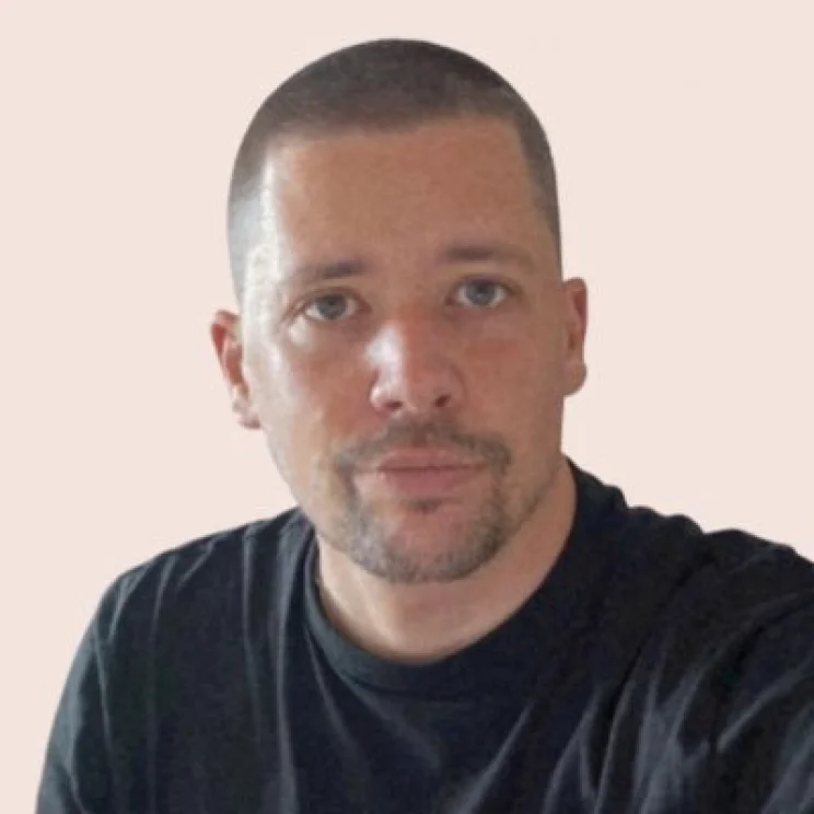 Explore Stephen Robinson's profile on FOTO.